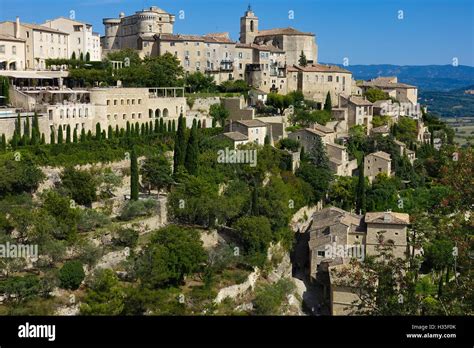 Hilltop Village Of Gordes Vaucluse Provence France Stock Photo Alamy