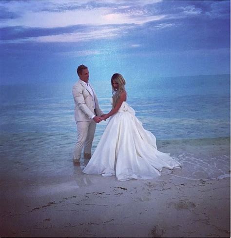 Kim Zolciak Goes Topless After Vow Renewal Ceremony Daily Mail Online