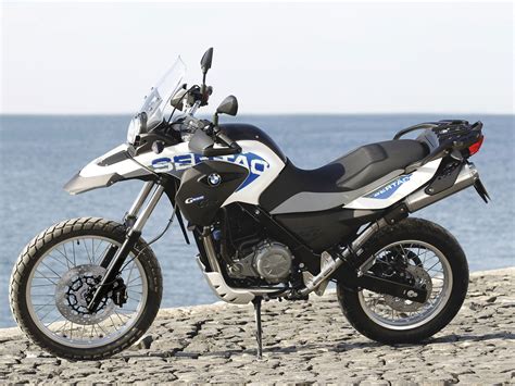 The motorcycle is packed with a 652 cc engine which generates a maximum output of 48 hp at 6500 rpm and a peak torque of 44 lb/ft at 5000 rpm. 2012 BMW G 650 GS Sertão motorcycle desktop wallpaper