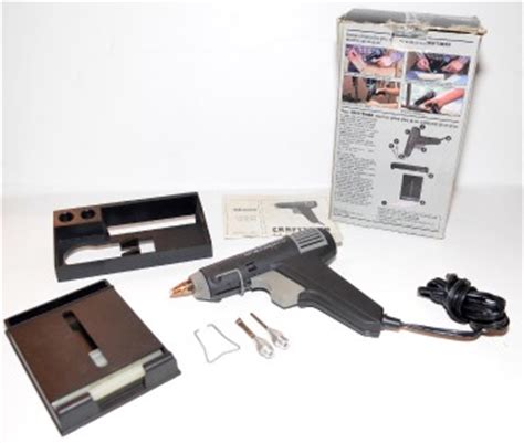 CRAFTSMAN Hot GLUE GUN & 2 TIPS #980523 w/ GUN+STICKS HOLDER KIT-FREE