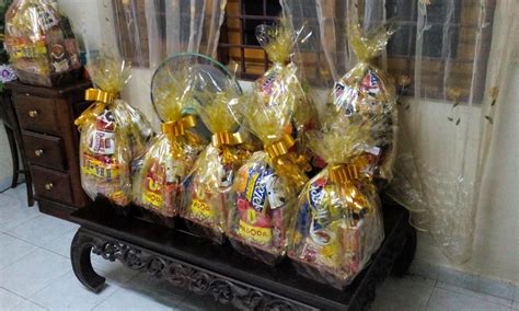In north america, the term generally refers to a household receptacle, often a basket, for clean. Aesya Zealous: DIY Hamper Makanan
