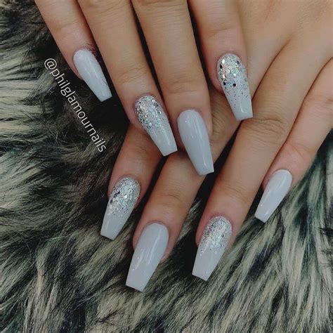 32 Extraordinary White Acrylic Nail Designs To Finish Your Trendy Look