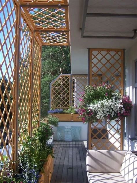 Wonderful Small Apartment Balcony Decor Ideas With Beautiful Plant 37