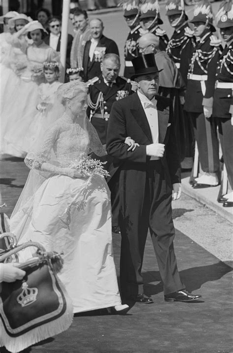 Find the perfect grace kelly wedding stock photos and editorial news pictures from getty images. 6 Never-Before-Seen Photos From Grace Kelly and Prince ...