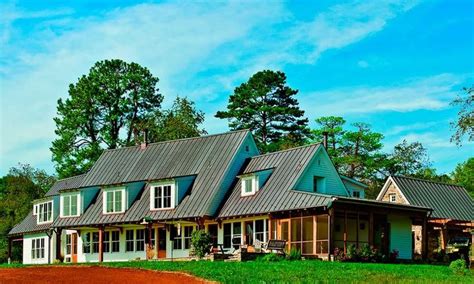 15 Beautiful Farmhouses Across America House Designs Exterior