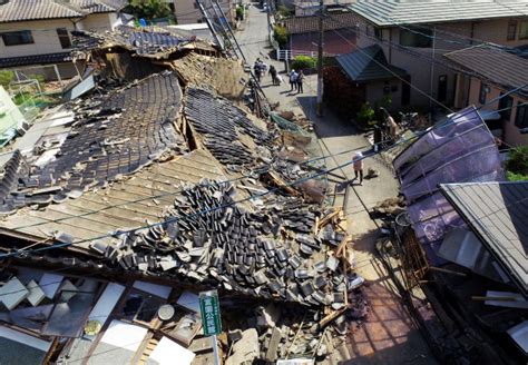 2nd strong quake hits southern japan some reported trapped inquirer news