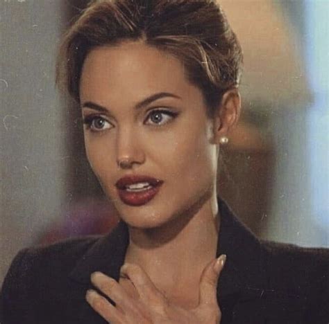 Angelina Jolie In Her Prime Girl Celebrity 90s Makeup Look 90s