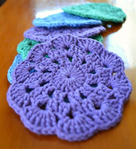 Thanks below designers for sharing these free knitting patterns. 1000+ images about Coasters & Cup Cozies on Pinterest ...