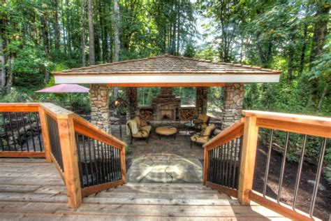 17 Charming Rustic Deck Designs That Offer The Ultimate Enjoyment