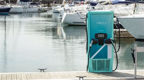 Aqua Superpower Switches On Uks 1st High Power Dc Electric Boat