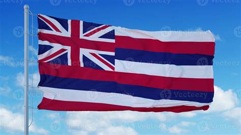 Bandera De Hawaii En Un Asta De Bandera Ondeando En El Viento Fondo De