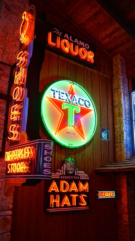 Neon Sign Art Vintage Diner Vintage Neon Signs Neon Nights Texaco