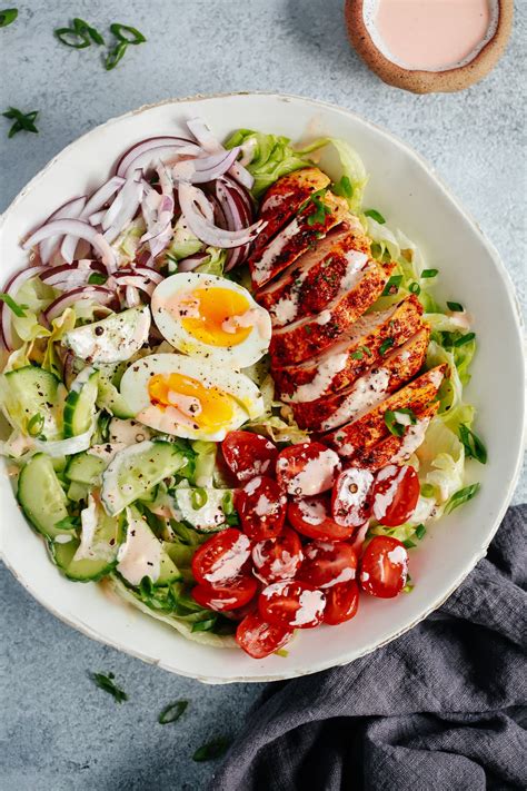 Eight super easy salad dressing recipes that keep for weeks! Chicken Salad with Spicy Mayo Dressing - Primavera Kitchen