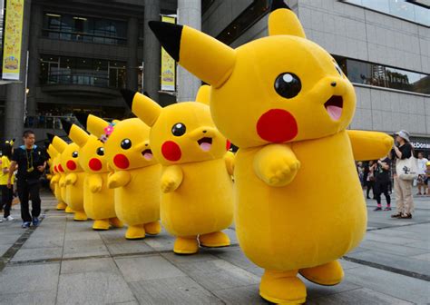 Pokémon Outbreak Giant Pikachus Roam The City Of Yokohama Ibtimes Uk