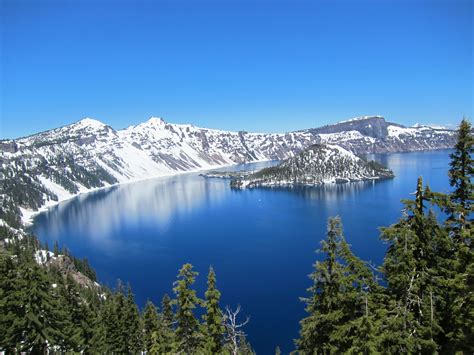 Crater Lake Oregon In June Crater Lake Oregon Amazing Places The