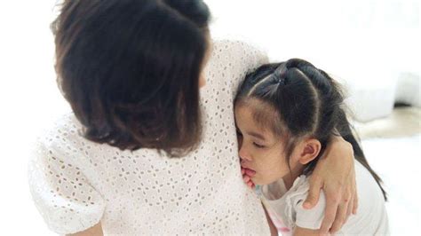 Cara Mengatasi Anak Yang Tantrum Jangan Teriak Dan Berikan Pelukan