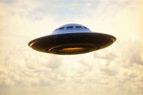 Ufo Expert In Britain Telepathically Calls Aliens To Uks Roswell
