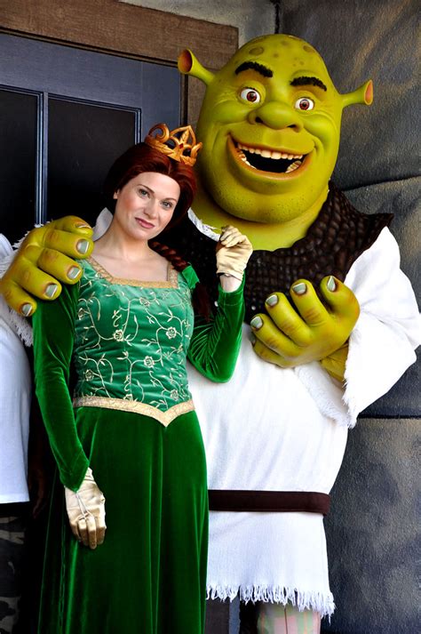 Shrek and fiona are kinda like that shrek is an orger and fiona is a human not the best couple, but they see past that just like romeo and juliet did. Shrek and Fiona - a photo on Flickriver