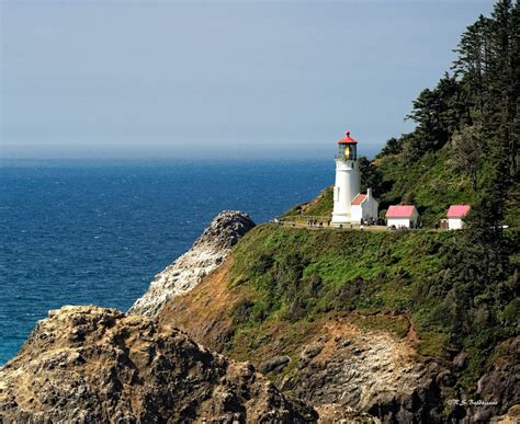 Heceta Head Lighthouse On The Oregon Coast Oregon Coast Lighthouse