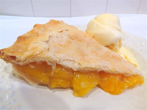 Mennonite Girls Can Cook: Peach Pie