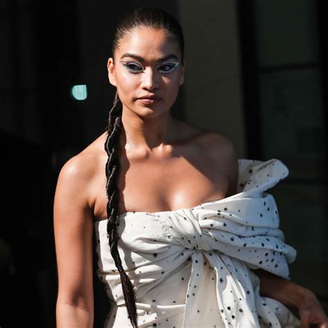 Shaik парфюмерная вода shaik classic opulent no.77. Shanina Shaik Cleavage - The Fappening Leaked Photos 2015-2020