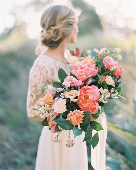 Summer Wedding Bouquets Were Obsessing Over Confettiie