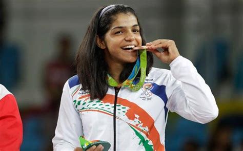 Her record stands, as no indian woman has ever won an olympic medal in weightlifting. Sydney Olympics hero Karnam Malleswari wants Sakshi to ...
