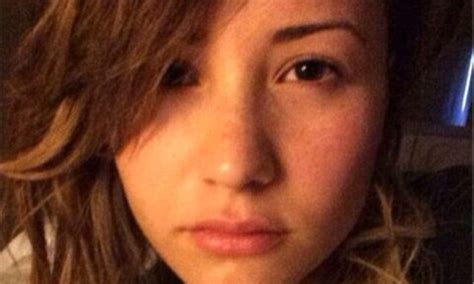 Demi Lovato Goes Without Her Make Up In A Barefaced Selfie Daily Mail