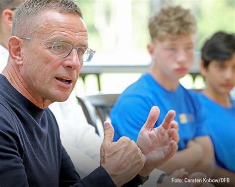 Ralf rangnick knows bayern too good to say yes, he always had more to say in his former clubs than a mere manager and that's not possible at bayern. Ralf Rangnick besucht Fussball-Ferien-Freizeit in Leipzig