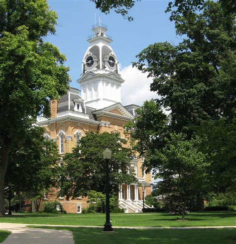 One Michigan College President Brings In Nearly 1 Million In Compensation