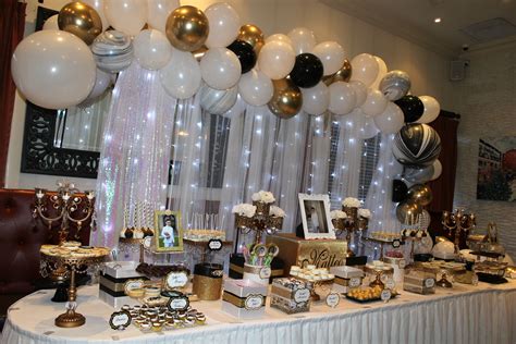 Black, gold and white candy table | White candy table, White candy
