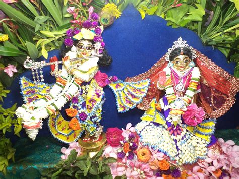 Flower Outfit Of Shri Shri Radha Benu Madhava Photos 20 Iskcon