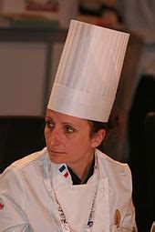 La cuisine est affaire de transmission, le souvenir d'enfance tient la plus grande place. Anne-Sophie Pic — Wikipédia