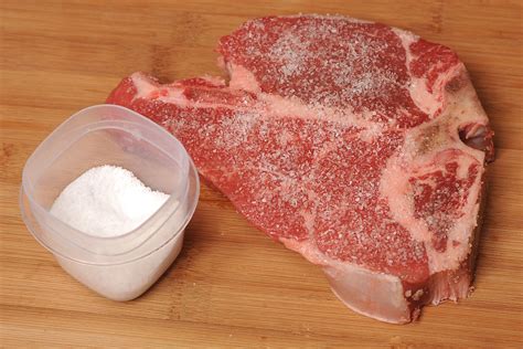 Drizzle some oil into the pan and leave for a moment. How Do I Pan-Fry a Porterhouse Steak? | Livestrong.com | Porterhouse steak, Pan fry steak ...