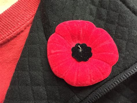 5 Things You Should Know About Poppy Etiquette For Remembrance Day