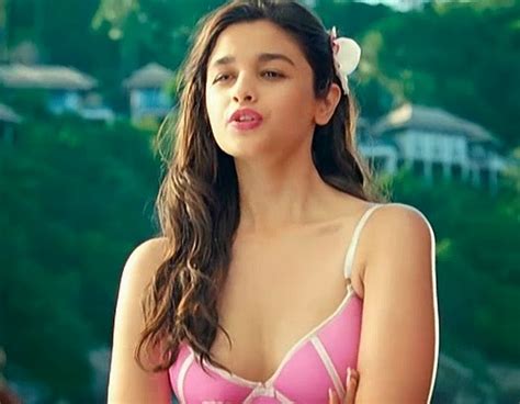 Top Alia Bhatt Sexy Bikini Hd Wallpapers P Unbelievable
