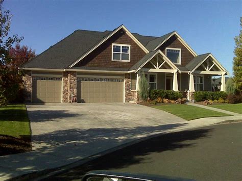 Craftsman style house plans are perhaps the most popular style of house plan in the united states today. Simple Craftsman House Plans Designs With Photos ...