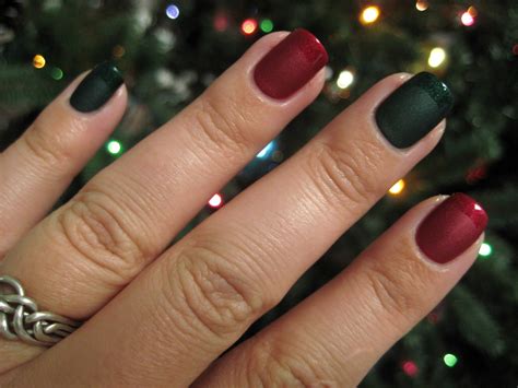 gooses glitter   days  christmas nails day  red  green matte