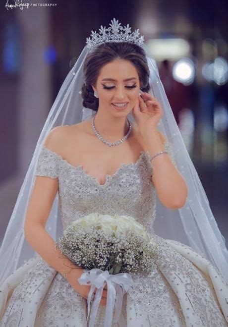 Bridal Hairstyles With Veils And Tiaras Brides Wedding Dress Princess Wedding Dresses Wedding