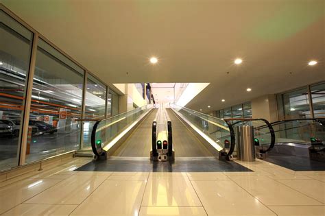 Located in the first floor of ioi city mall, the rink spans 30m x 60m of ice surface with a breathtaking glass view. iOi City Mall - FUJITEC VIỆT NAM