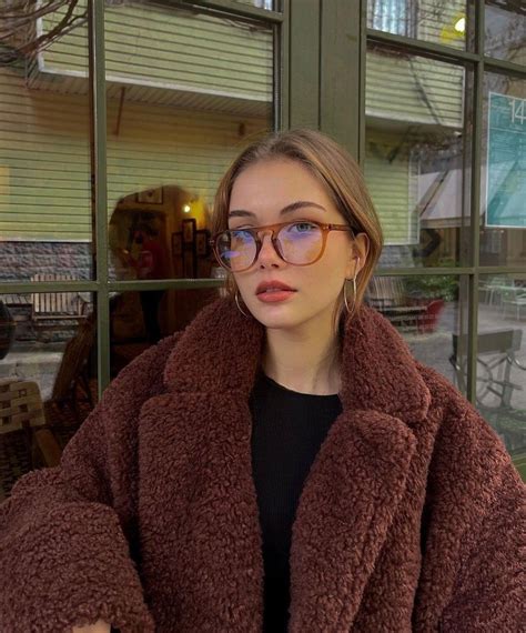 70s Glasses Glasses Outfit Cute Glasses Girls With Glasses Glasses Trends Womens Glasses