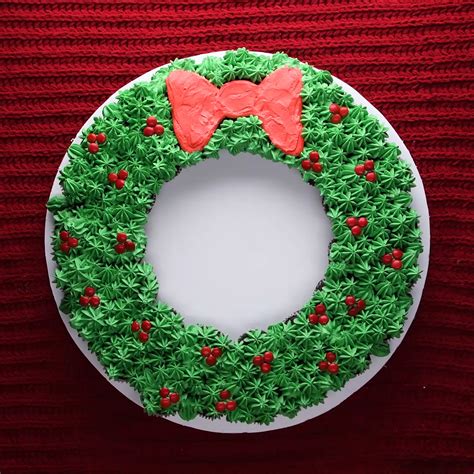A bundt cake (/bʌnt/) is a cake that is baked in a bundt pan, shaping it into a distinctive doughnut shape. Christmas Wreath Cupcake Cake