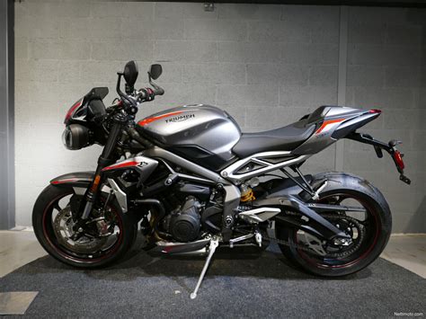 The triumph street triple rs has always been one of the sweetest, most potent middleweight nakeds around and impresses even further in its new avatar. Triumph Street Triple 765 RS 800 cm³ 2021 - Vantaa ...