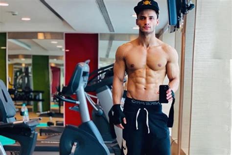 Asim Riaz Shared His Photograph Of Workout Session Proving Fitness Has