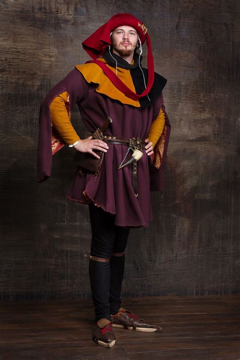 15 Cen Man Costume Central Europe Burgundy Medieval Costume