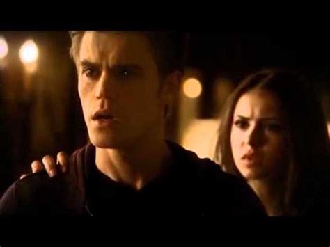 This is the complex, significant, yet notable relationship between the cured vampire/doppelgänger, elena gilbert and the cured vampire/doppelgänger, stefan salvatore. Elena Gilbert Et Stefan Salvatore (Saison 1) - YouTube