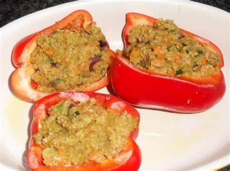 Möge die bessere paprika gewinnen! Gefüllte Paprika mit Couscous (vegan) von Mamamahecha. Ein ...