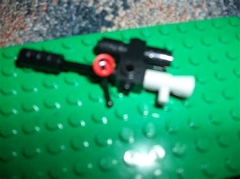 A Lego Sniper Rifle 7 Steps