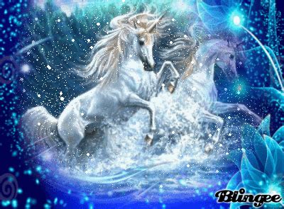 En el video de esta semana dejaré que paty tome toda la ropa que pueda por 1 minuto y será gratis como regalo por su cumpleaños!no se olviden de ir a. Unicornios Fotografía #126234614 | Blingee.com