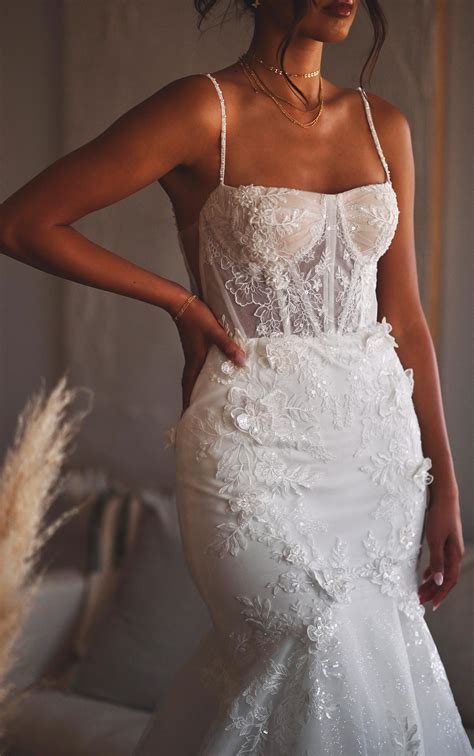What Is The Best Wedding Dress For Busty Brides